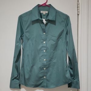 Banana Republic non iron, fitted shirt. Size 4